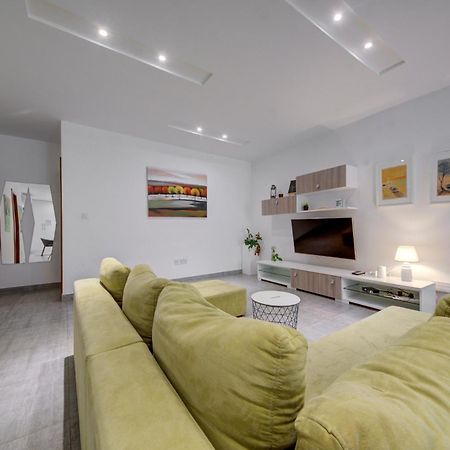 Top Floor Apt With Common Pool Close To All Amenities San Pawl il-Baħar Eksteriør bilde