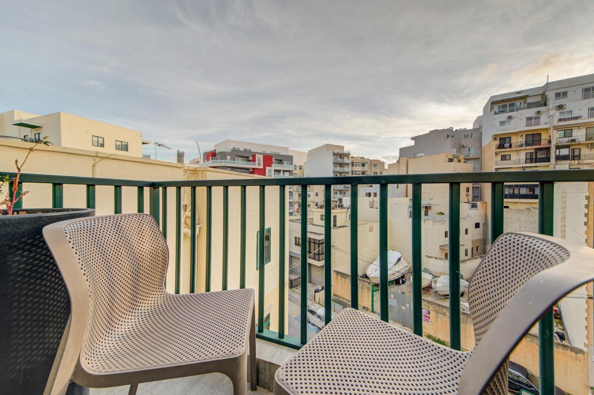 Top Floor Apt With Common Pool Close To All Amenities San Pawl il-Baħar Eksteriør bilde