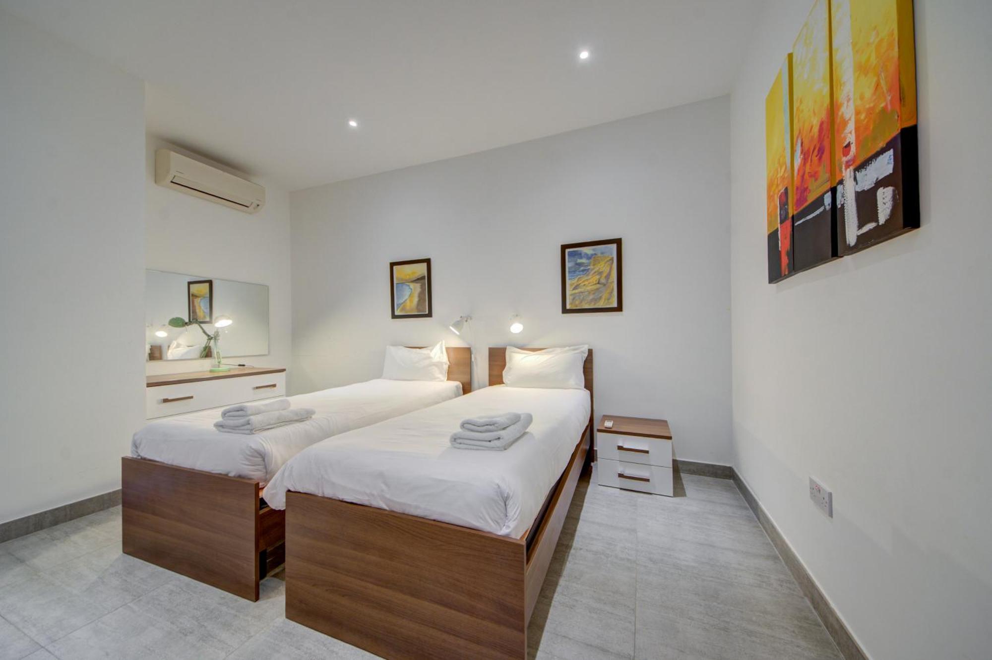 Top Floor Apt With Common Pool Close To All Amenities San Pawl il-Baħar Eksteriør bilde