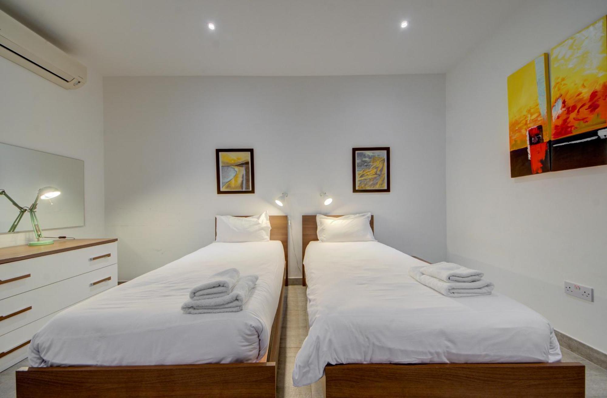 Top Floor Apt With Common Pool Close To All Amenities San Pawl il-Baħar Eksteriør bilde