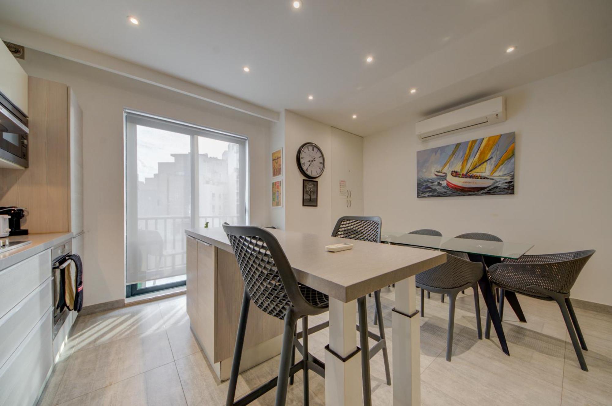 Top Floor Apt With Common Pool Close To All Amenities San Pawl il-Baħar Eksteriør bilde